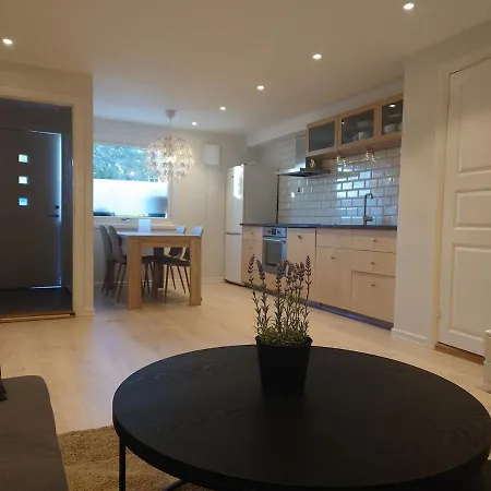 With 2 Bedrooms And Free Parking Apartman *