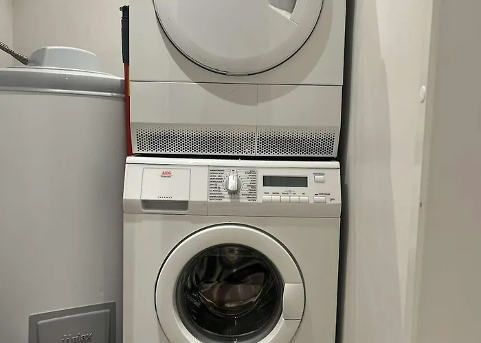 Apartment With 2 Bedrooms And Free Parking